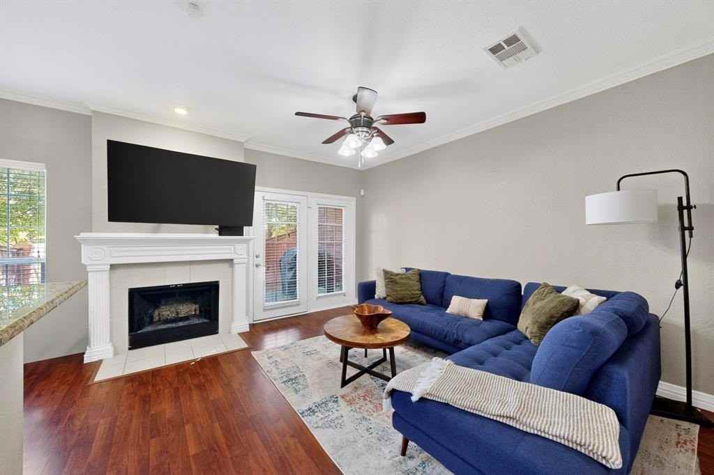 2344 Southcourt Cir - Photo 6 of 36