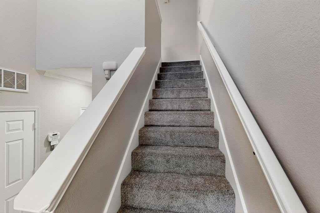 2344 Southcourt Cir - Photo 7 of 36