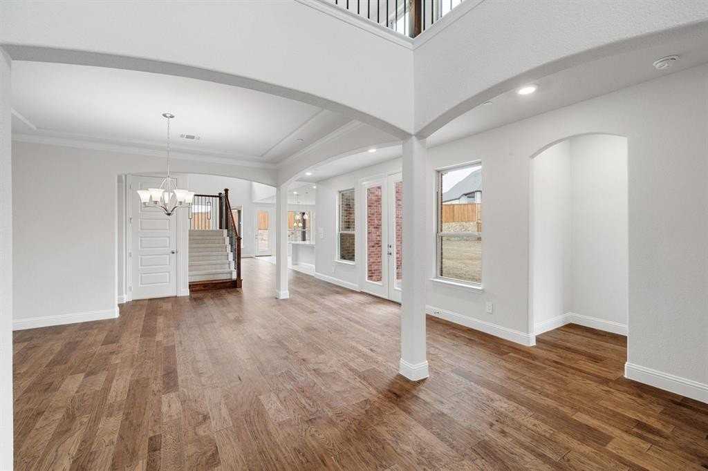 310 Greystone Ct - Photo 5 of 40