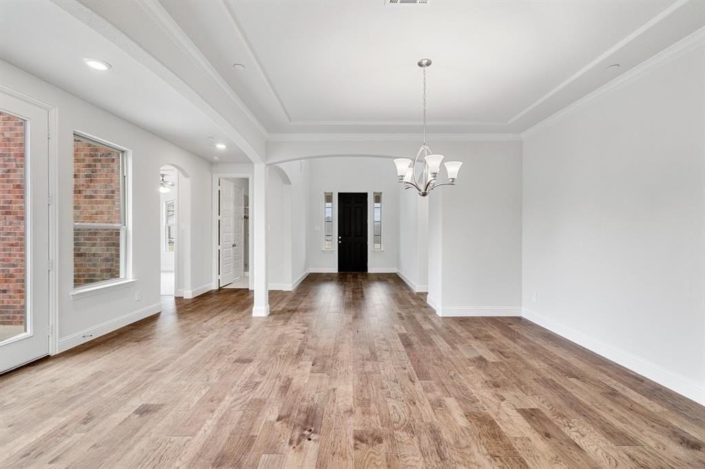 310 Greystone Ct - Photo 7 of 40