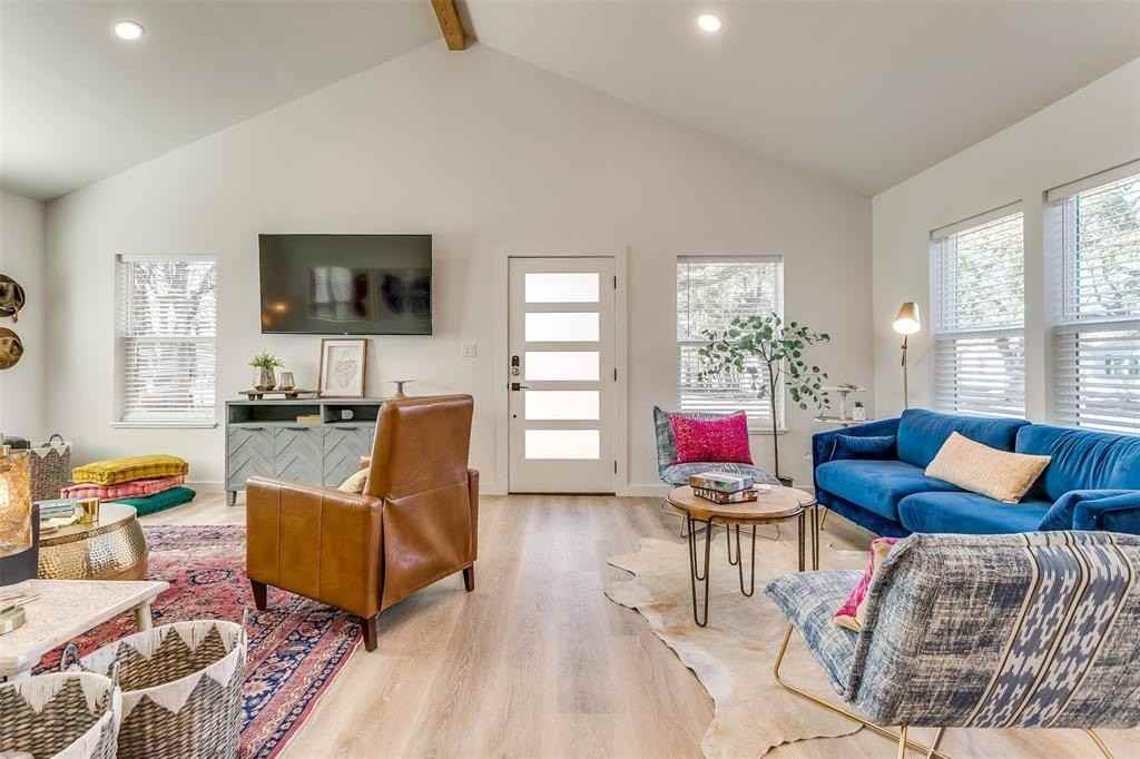 323 S Hannaford St - Photo 5 of 39