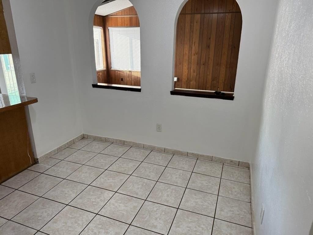 707 Southwood Cir - Photo 3 of 8