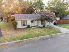 featured image of 1717 Meadow Oak St