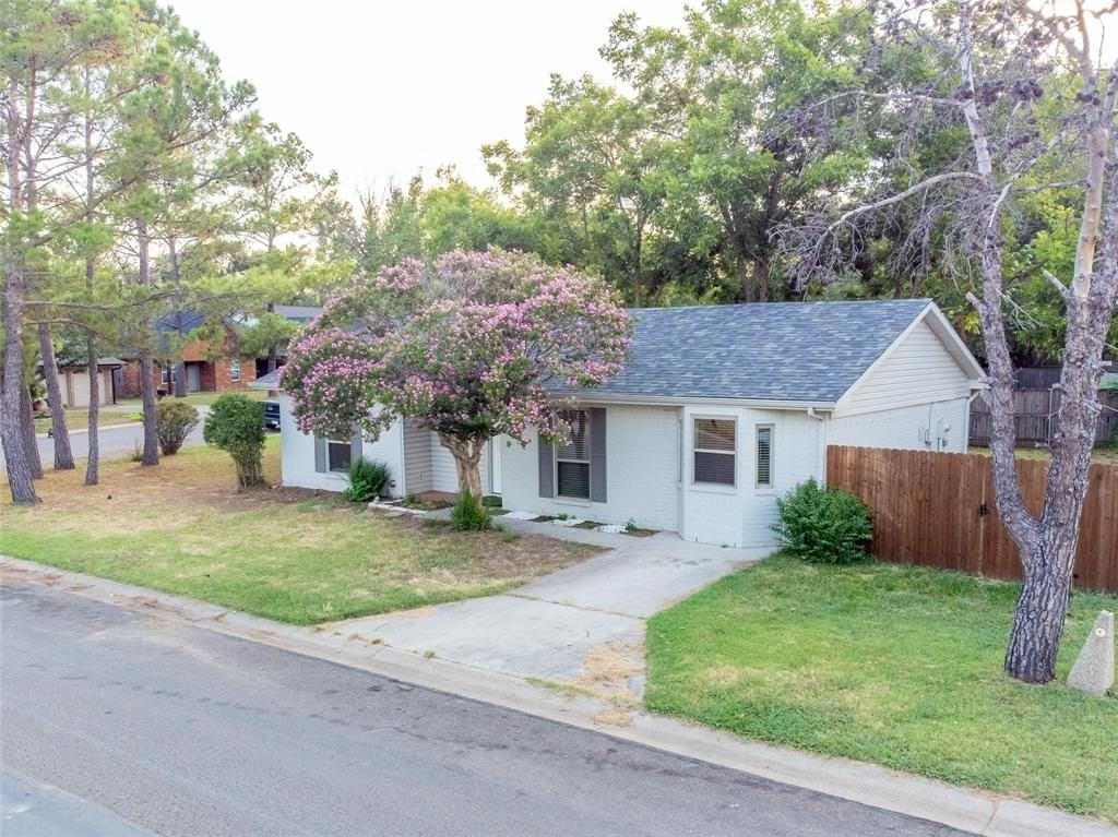 1717 Meadow Oak St - Photo 3 of 27