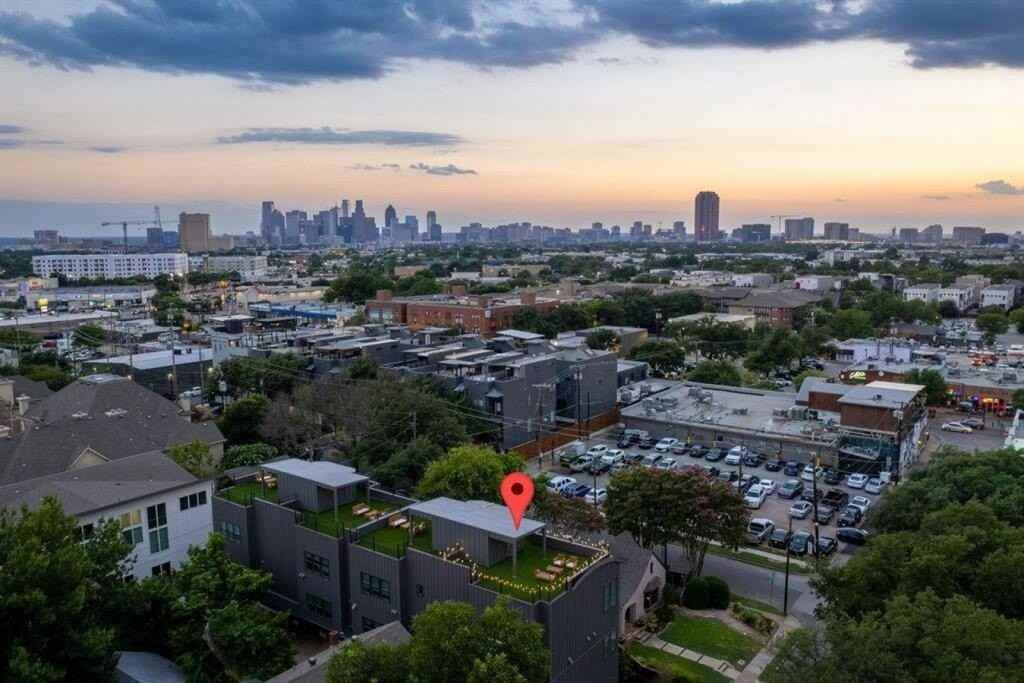 5726 Oram St #4 - Photo 3 of 15