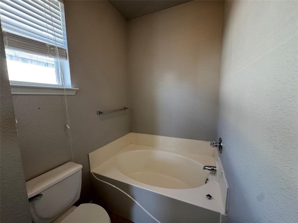 4432 Park Creek Ct - Photo 7 of 25