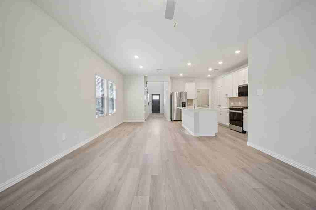 706 Leavenworth Drive - Photo 5 of 21