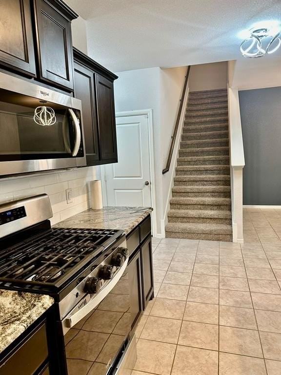 16525 Portage St - Photo 4 of 32