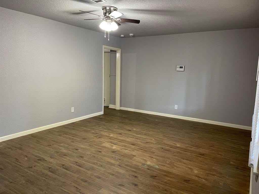 5513 Santa Barbara Ave - Photo 3 of 9