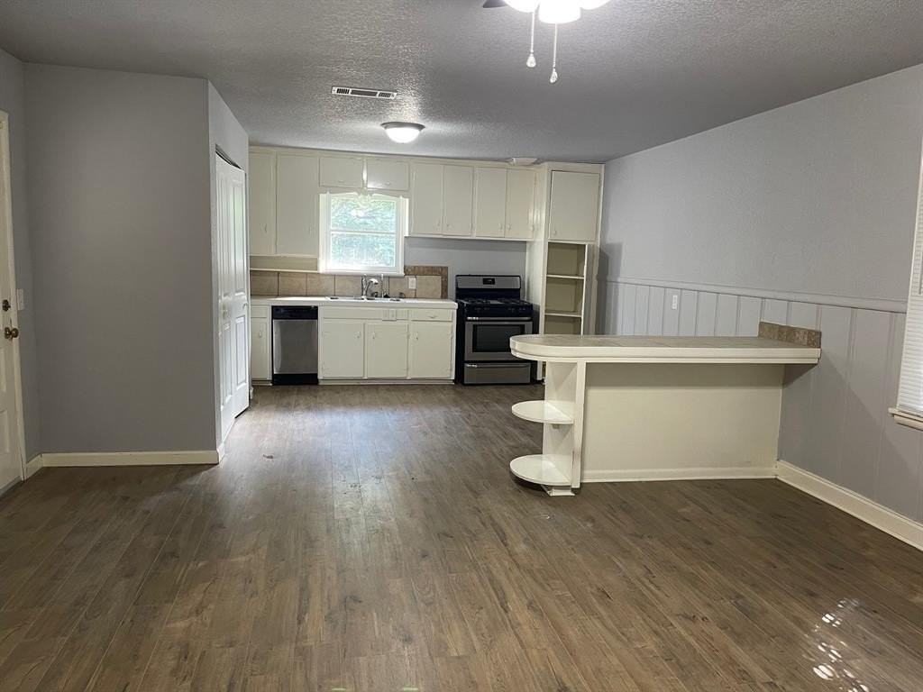 5513 Santa Barbara Ave - Photo 4 of 9