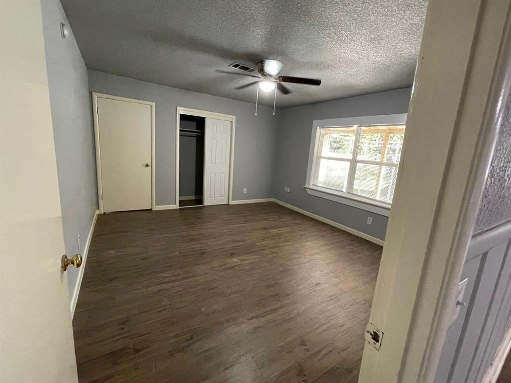 5513 Santa Barbara Ave - Photo 5 of 9