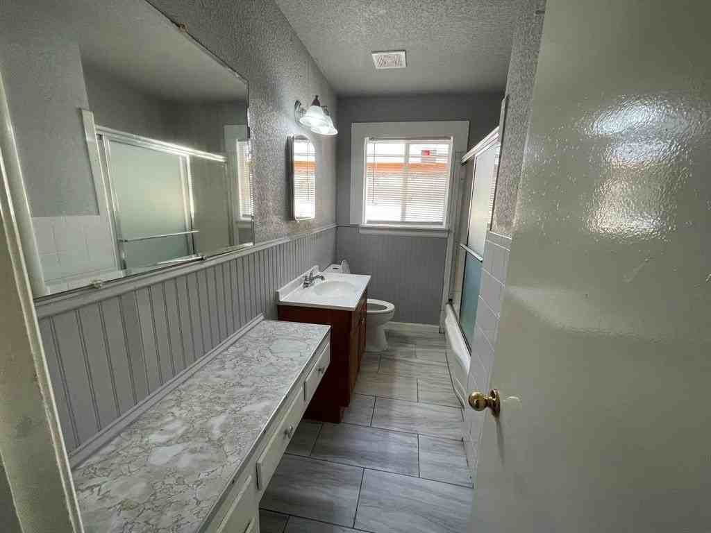 5513 Santa Barbara Ave - Photo 7 of 9