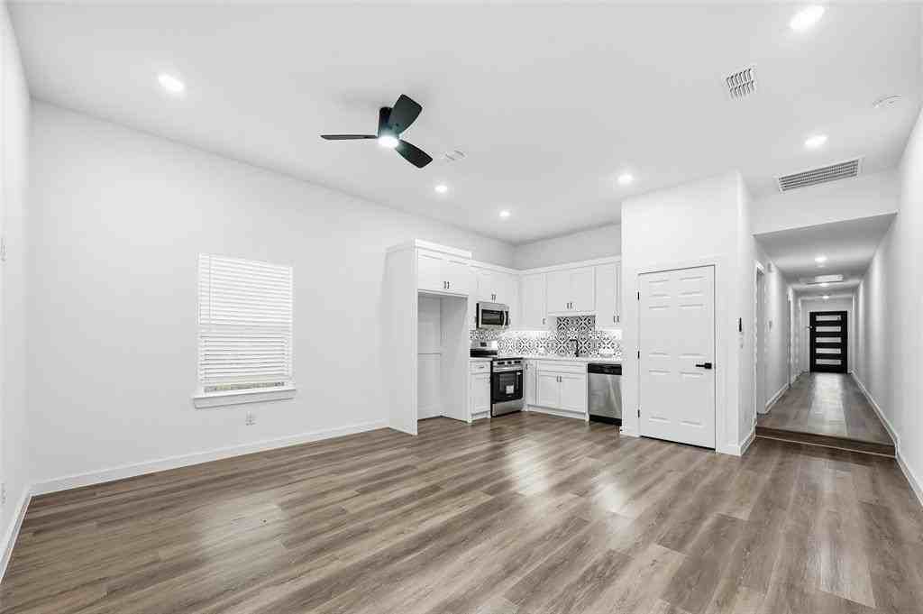 1311 Oneal St #B - Photo 2 of 17