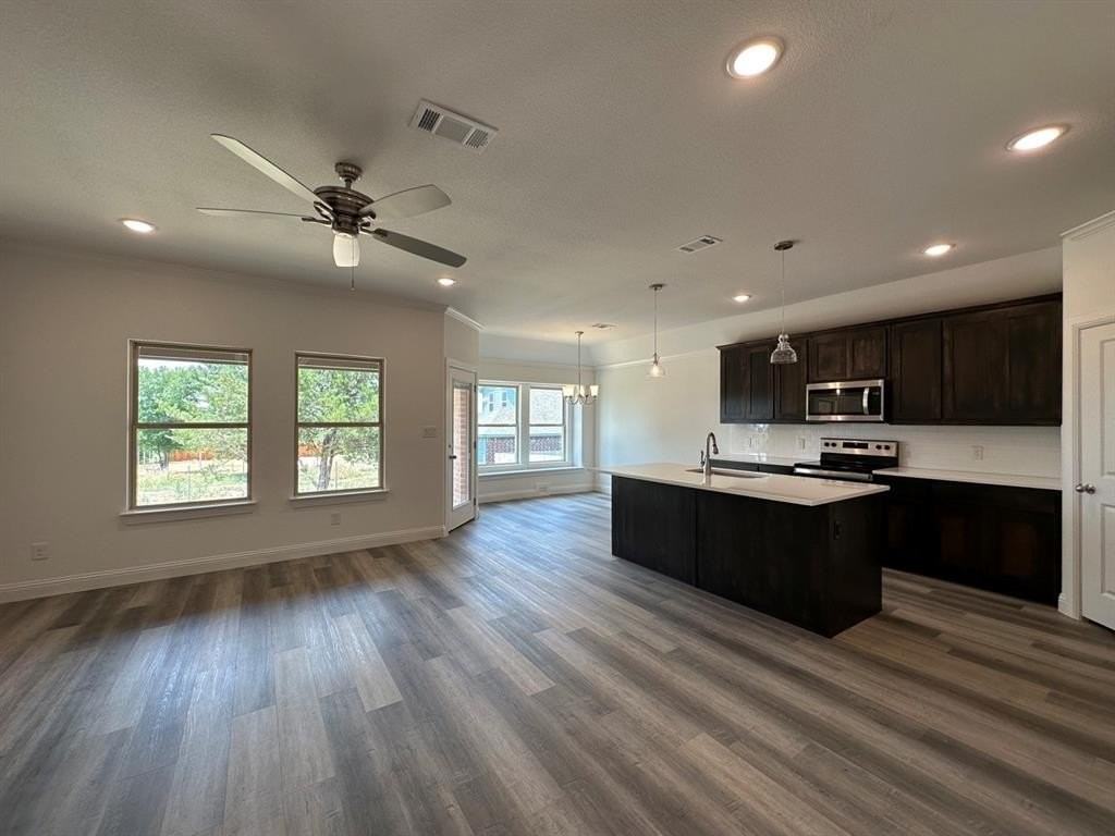 418 S 2nd St - Photo 7 of 17