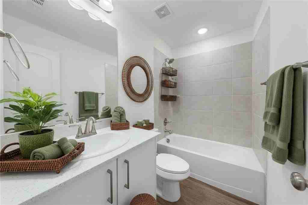 232 Woodlands Blvd - Photo 7 of 39