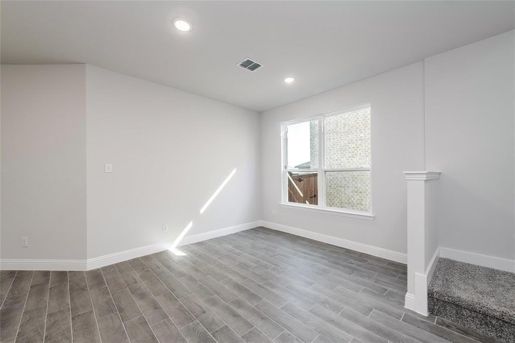 1820 Acosta Dr - Photo 7 of 28