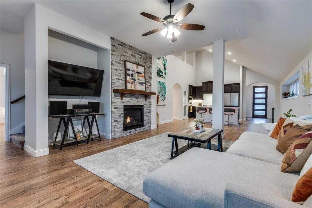 8809 Conroe Dr - Photo 5 of 38