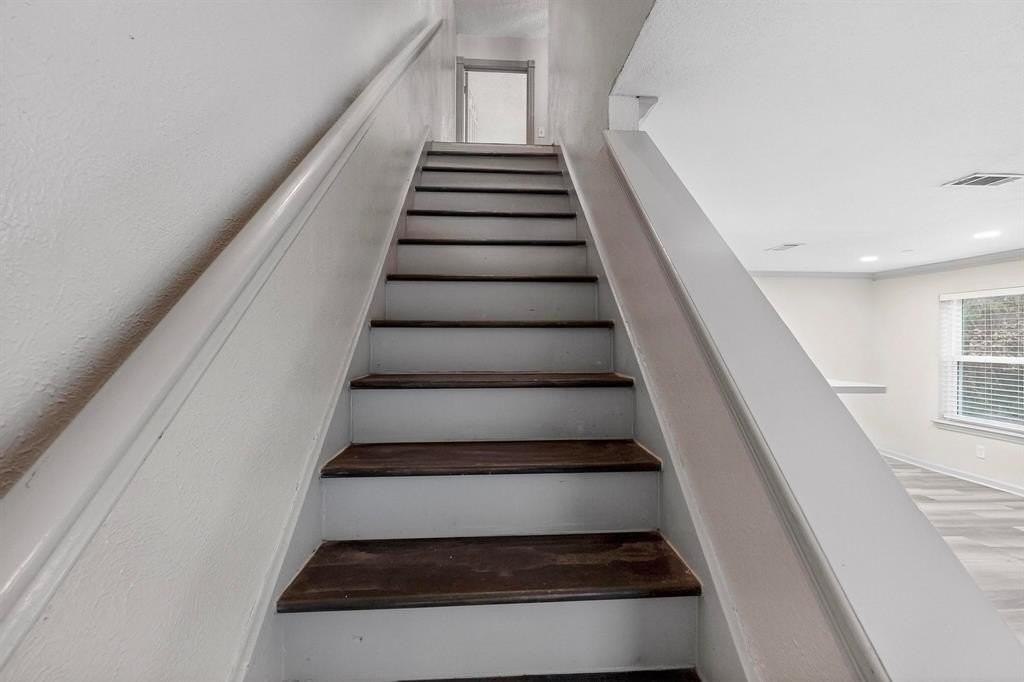 3925 Brandon Park Dr - Photo 4 of 31