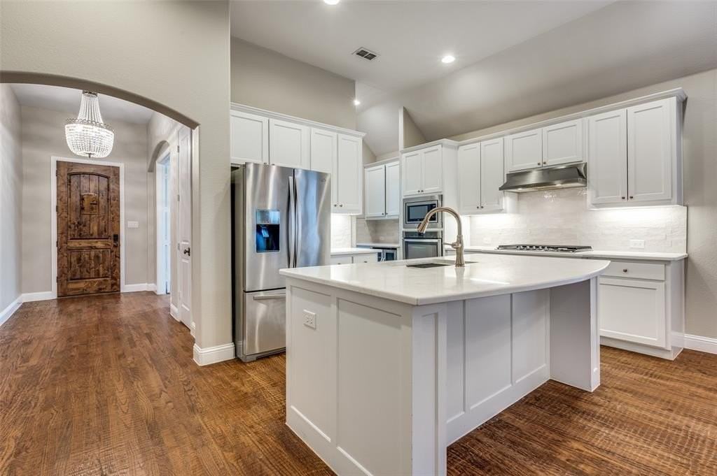 1200 Skyflower Ln - Photo 3 of 13