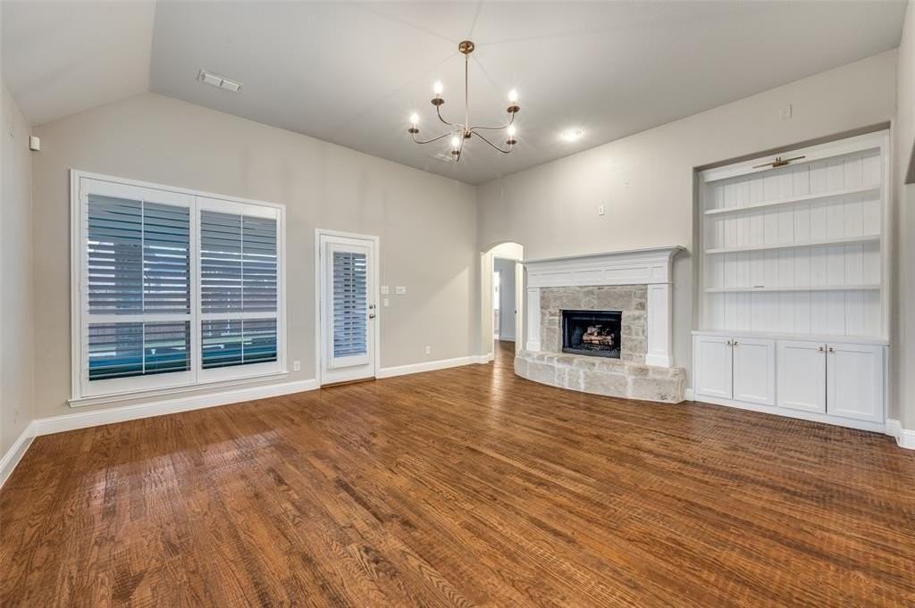 1200 Skyflower Ln - Photo 5 of 13