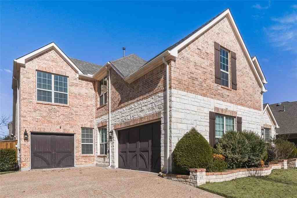 2911 Redfern Dr - Photo 2 of 30