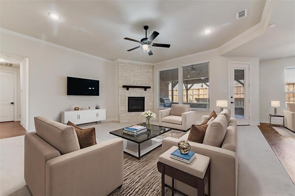 2911 Redfern Dr - Photo 7 of 30