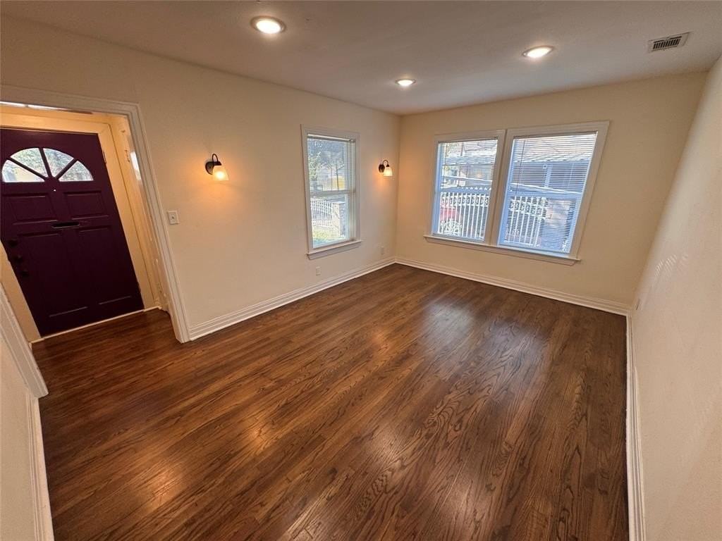 2547 Sharon St - Photo 2 of 22