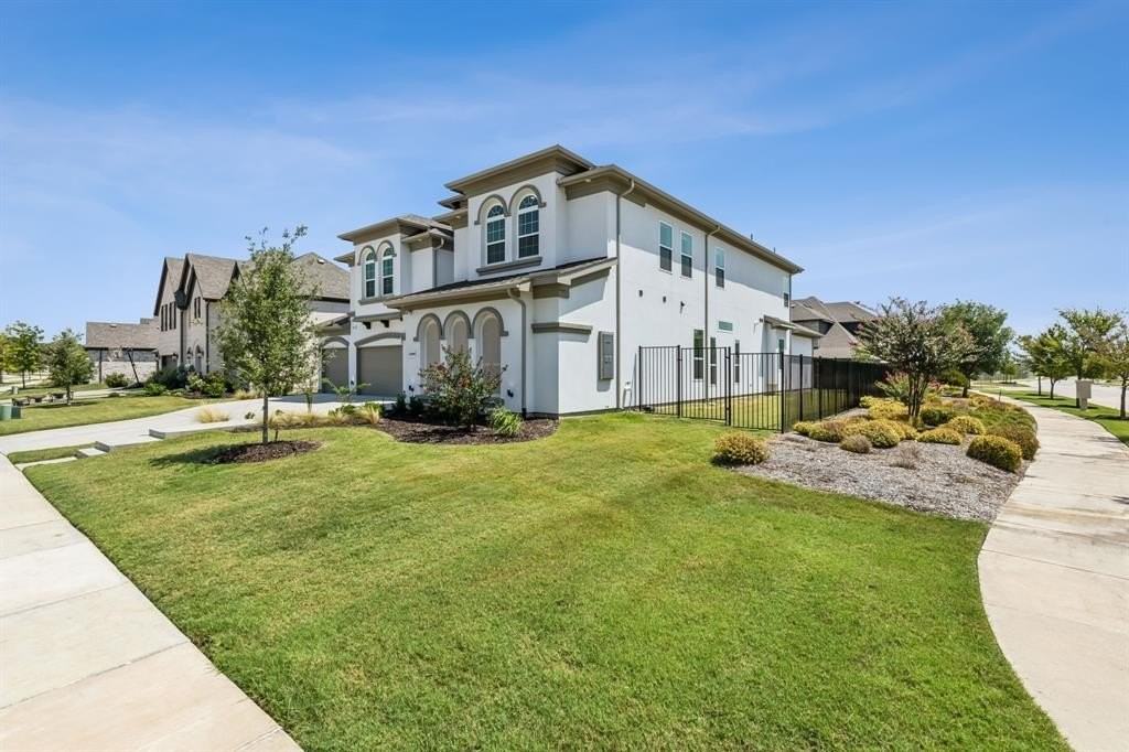 2409 Maidenhair Rd - Photo 2 of 24