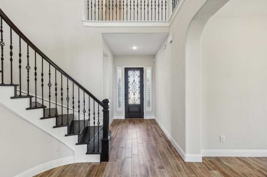 2409 Maidenhair Rd - Photo 4 of 24