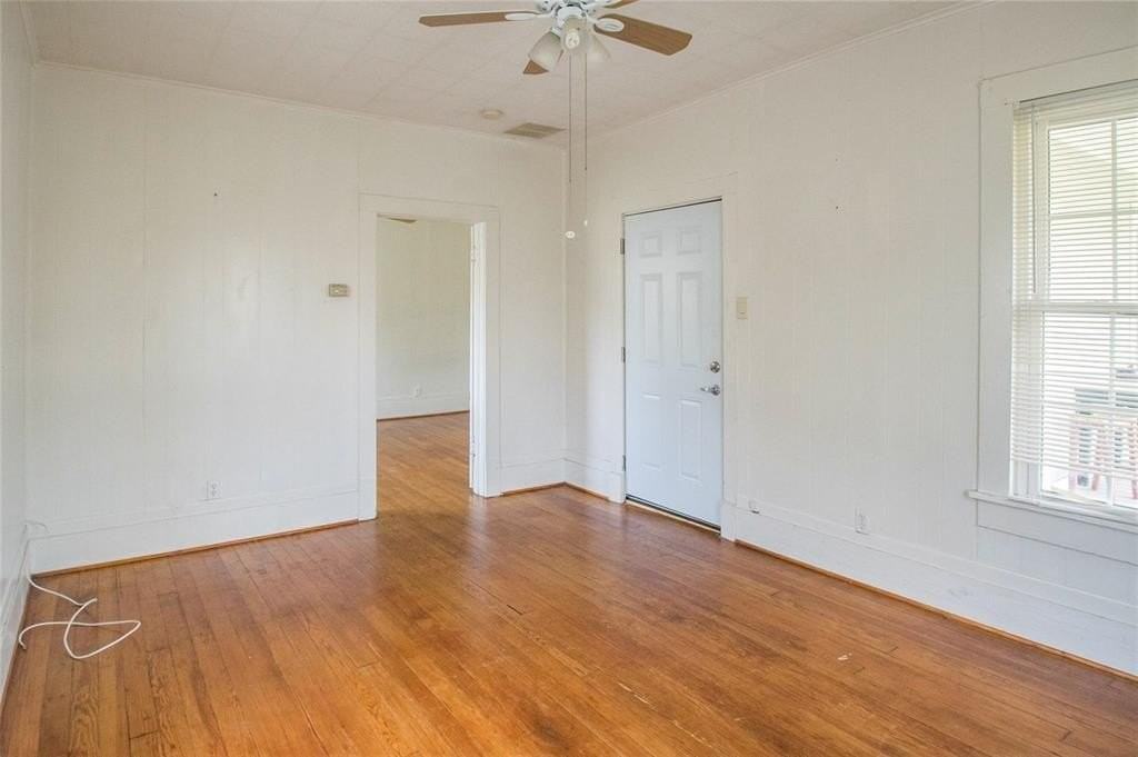 1017 Collier St - Photo 3 of 13