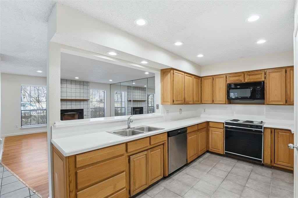 3114 Timber Ridge Pt - Photo 3 of 23