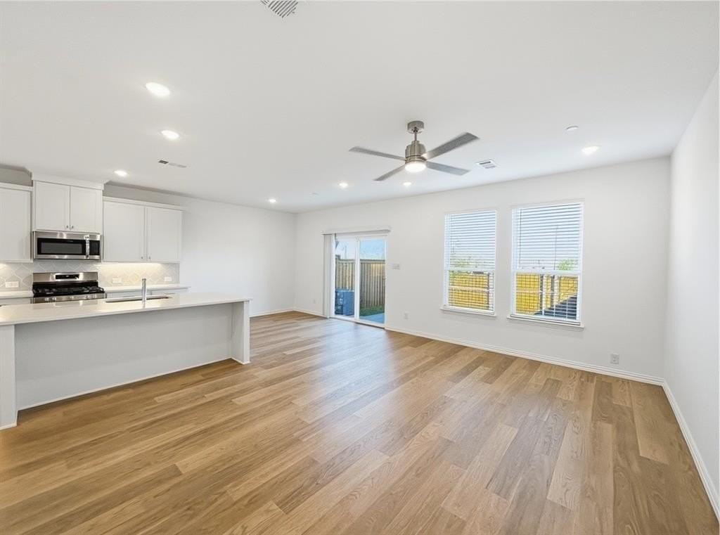 2620 Rolling Meadow Rd - Photo 7 of 32