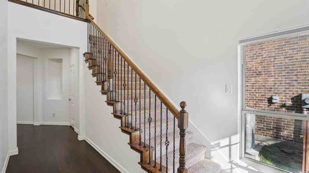 9904 Copperhead Ln - Photo 7 of 40