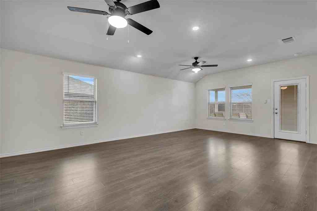 815 Ranahan Ln - Photo 6 of 18