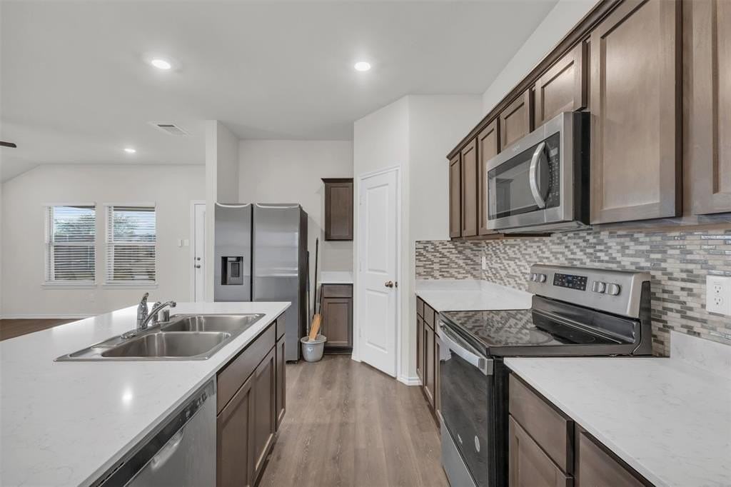 815 Ranahan Ln - Photo 7 of 18