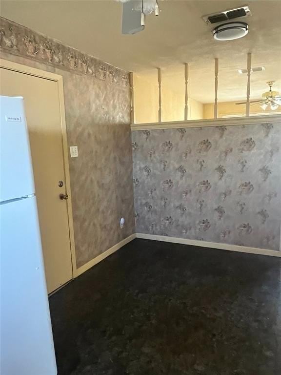 302 Green St - Photo 3 of 6