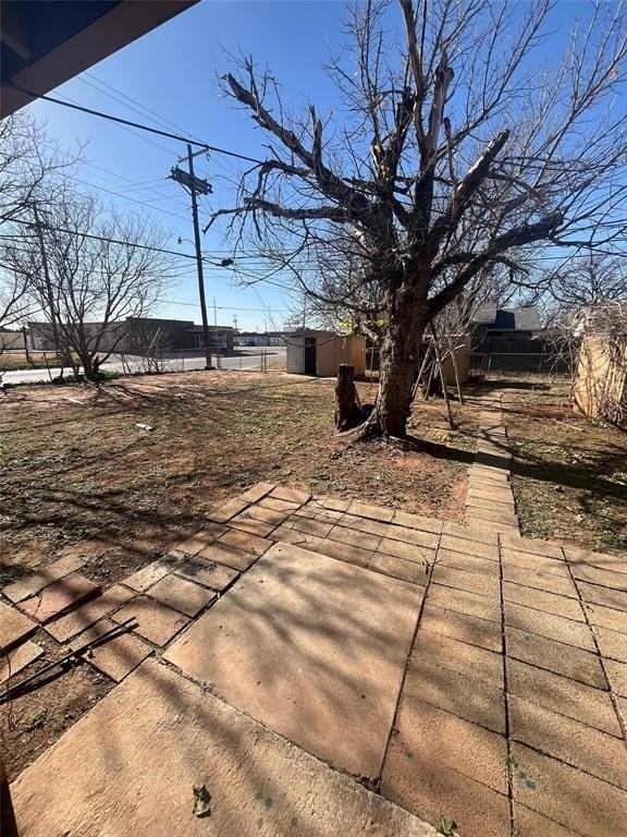 302 Green St - Photo 6 of 6