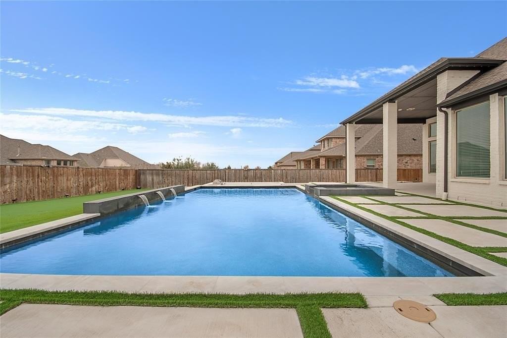 1520 Chisholm Trl - Photo 3 of 40