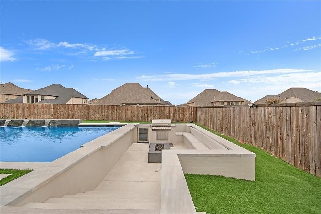 1520 Chisholm Trl - Photo 4 of 40