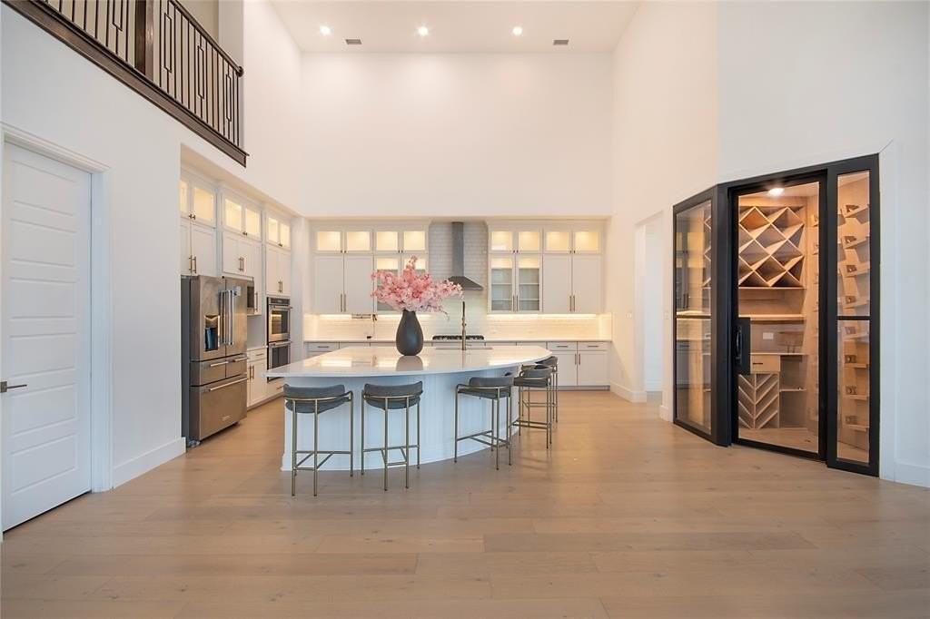 1520 Chisholm Trl - Photo 6 of 40