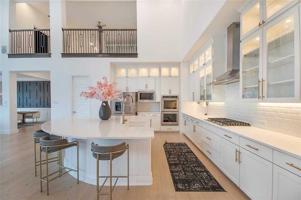 1520 Chisholm Trl - Photo 7 of 40