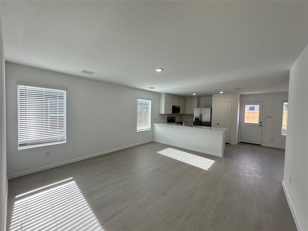 6804 Haines Dr - Photo 3 of 17