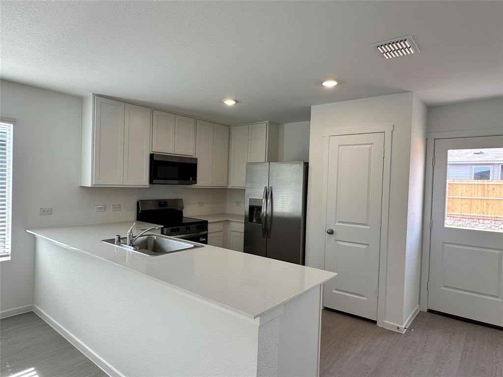 6804 Haines Dr - Photo 7 of 17