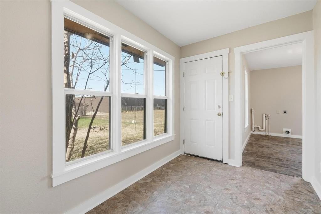 134 Meander St - Photo 7 of 31