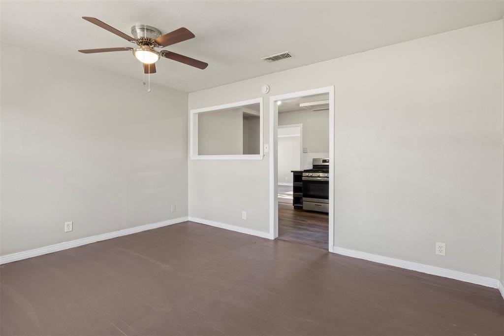 320 Ne 31st St - Photo 5 of 25