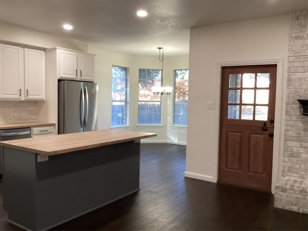 8113 Union Lake Dr - Photo 7 of 35