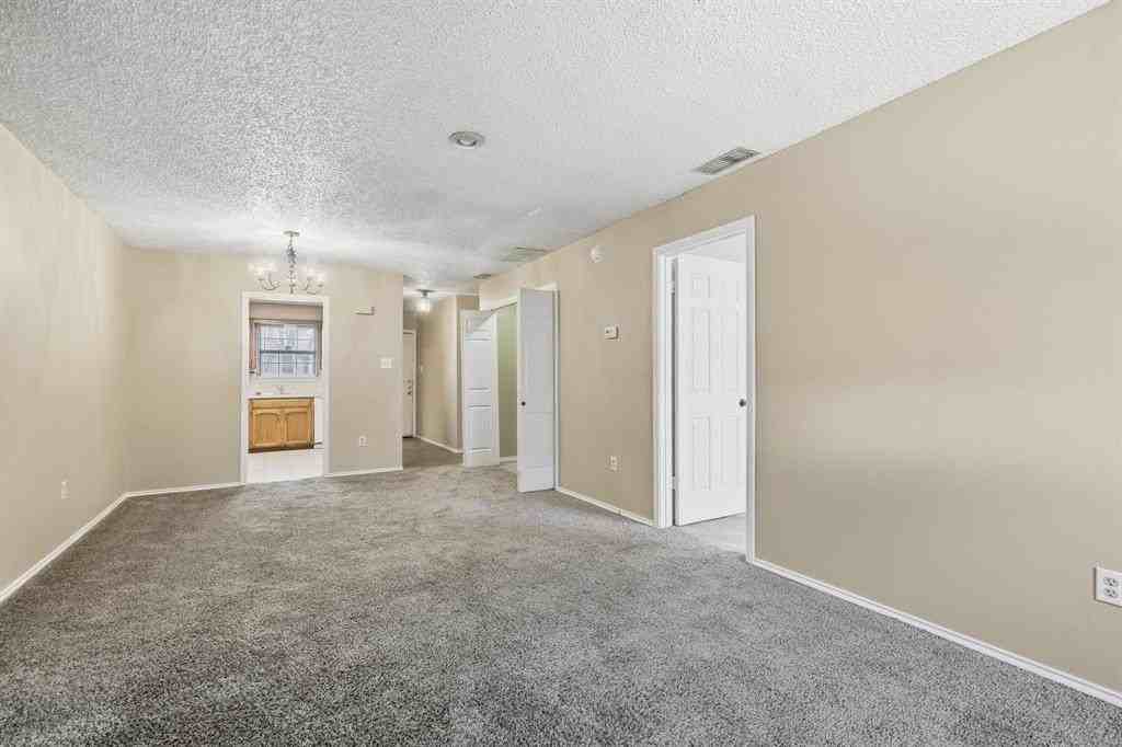 246 Washington Blvd - Photo 7 of 29