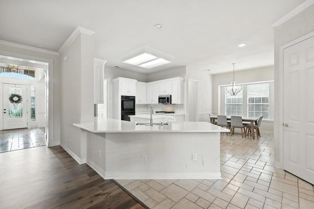 4608 Winter Park Dr - Photo 5 of 31