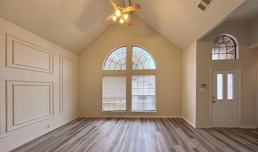 1401 Summercrest Ln - Photo 2 of 29