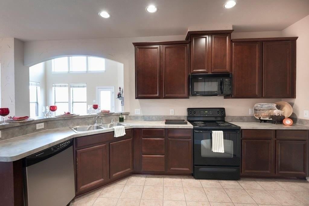 4700 Evanshire Way - Photo 2 of 24